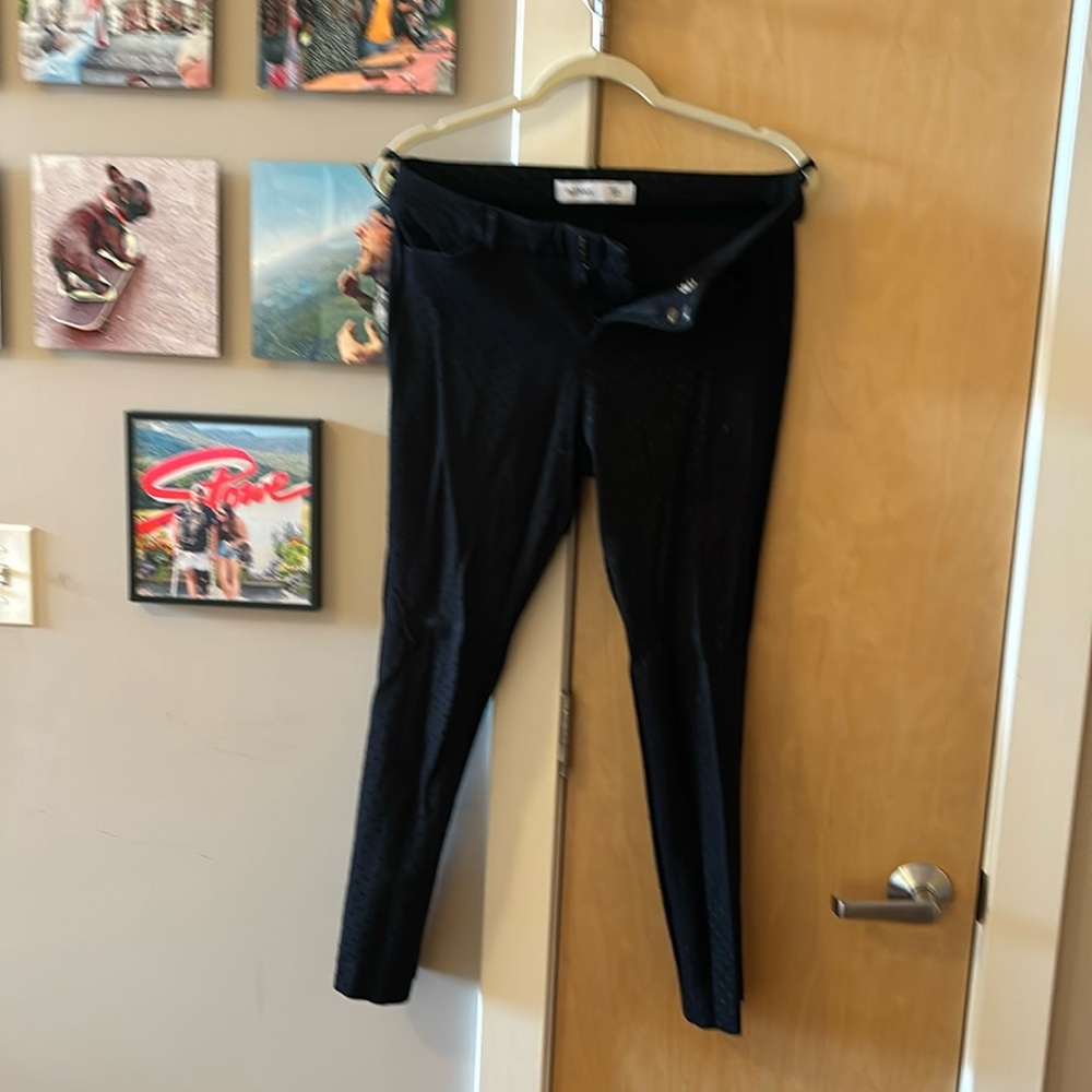 Old Navy Pixie Pant Black with velvet dots